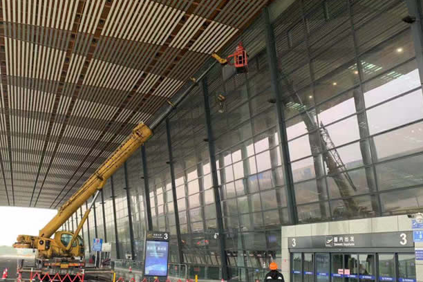 西城玻璃幕墙维护和保养